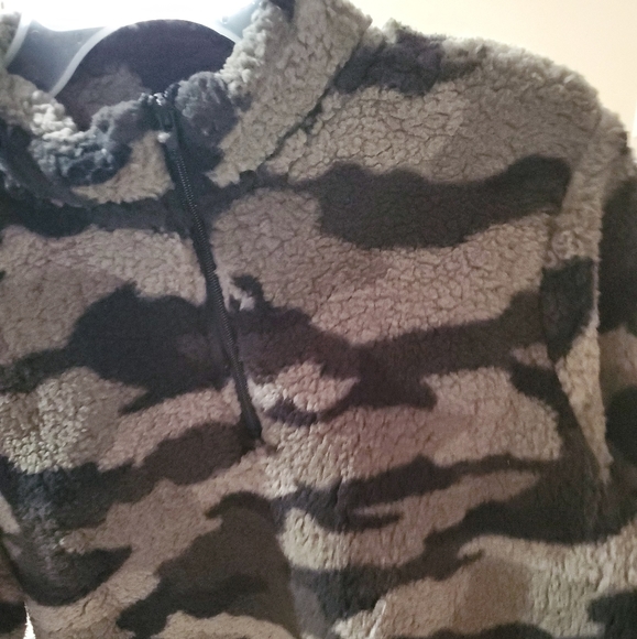 Fleece tops - Picture 2 of 5